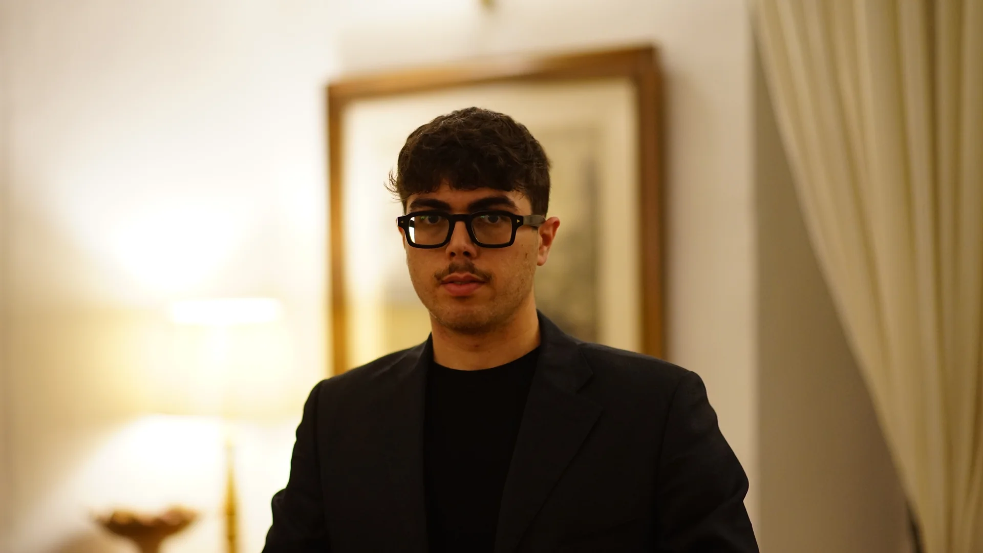 Ritratto di Alessandro Bene in cantina